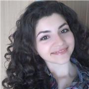 Laureata in lingue offre lezioni private online per bambini e adulti che abbiano lacune in inglese, francese o spagnolo.